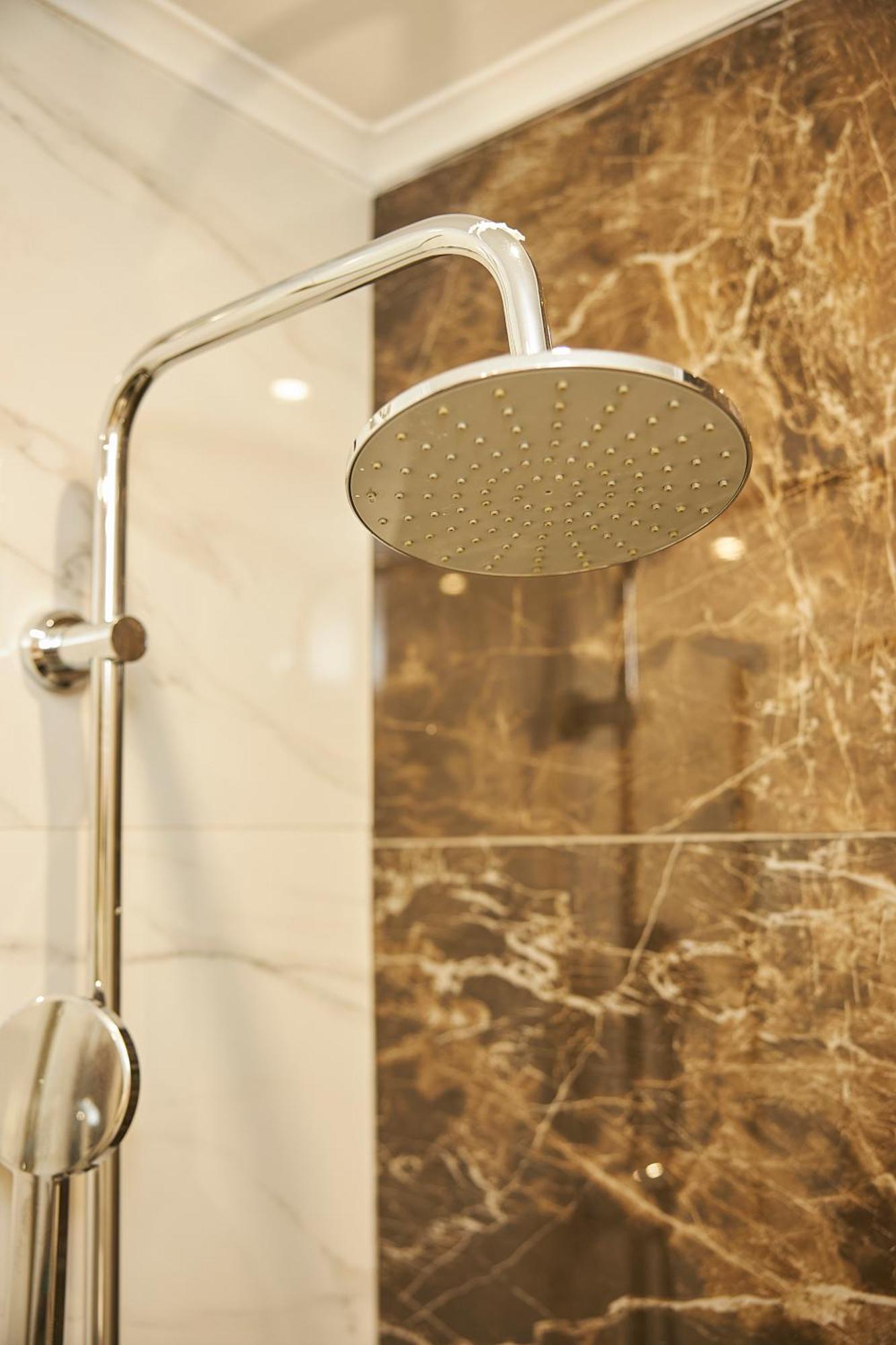 Marble Shine Apartment Near The City Center By Binobi! Tesalonika Bagian luar foto