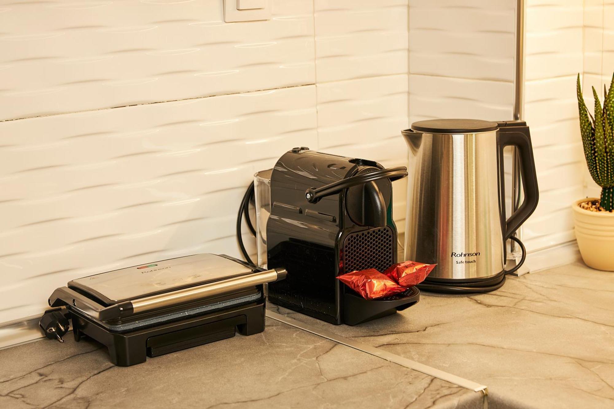 Marble Shine Apartment Near The City Center By Binobi! Tesalonika Bagian luar foto
